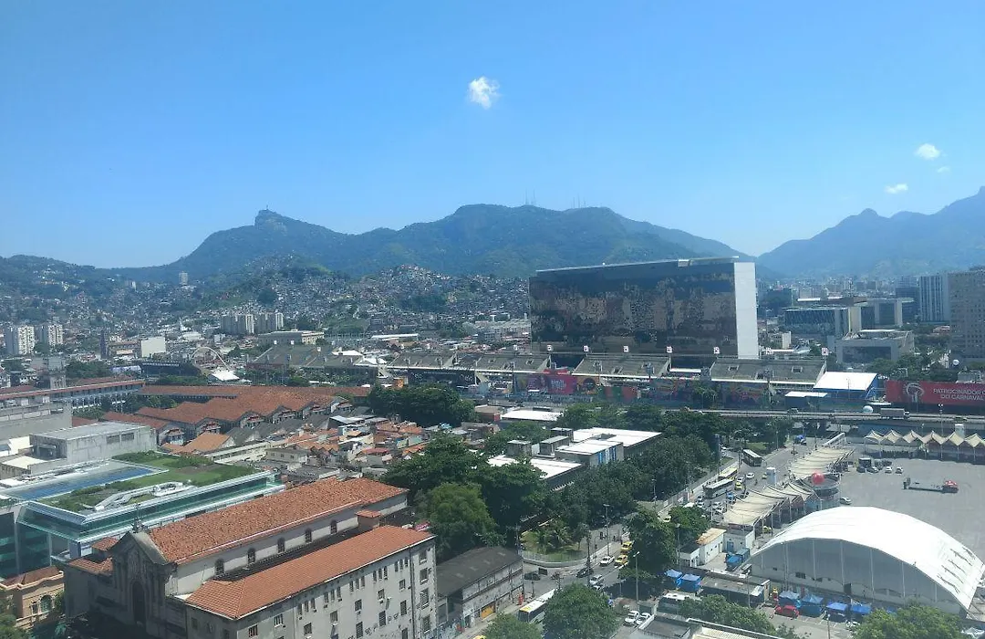 Centro, Frente ao sambodromo SmarTV, vista linda, Privado total-1